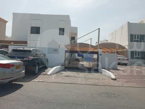 مبنى تجاري للتأجير في محافظة مسقط، بوشر, العين العزيزية