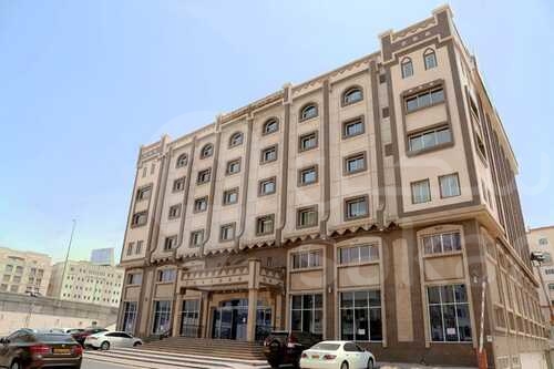 مبنى تجاري للتأجير في محافظة مسقط، بوشر, حي القزاز